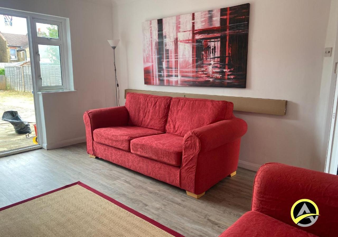 Delightful London Chalet House Bromley Eksteriør bilde